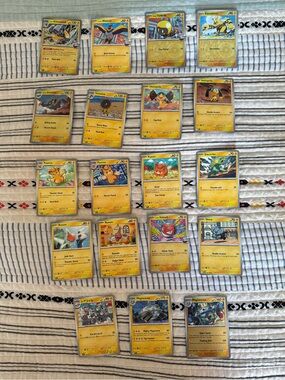 Pokemon Lightning Type Pokemon Bundle 19 Cards